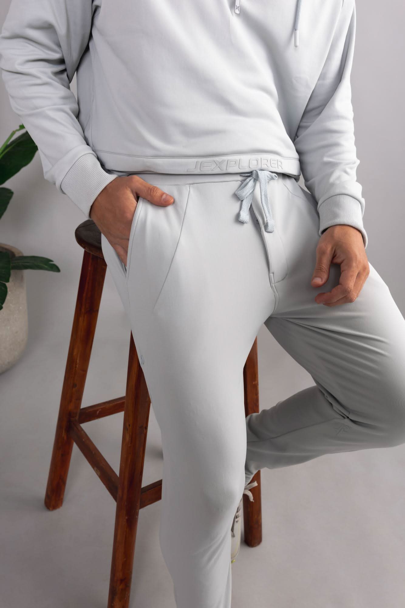 Xalt Life Flex Hybrid Jogger – men’s nylon fleece athleisure joggers for travel and gym